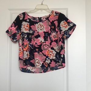 NEON FLORAL SHORT SLEEVE TOP